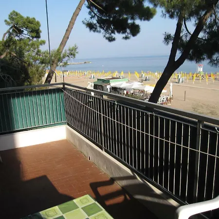 Appartamento Due Stelle Grado Exterior foto